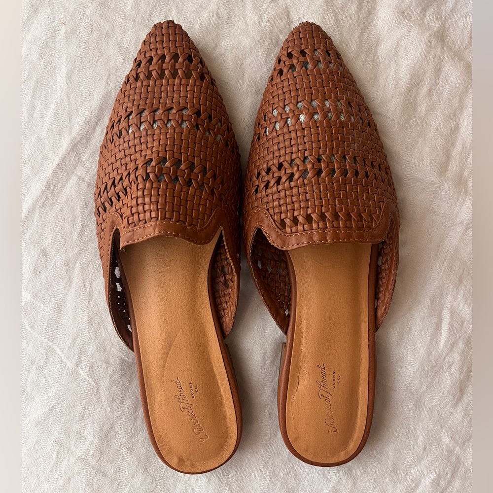 Universal Threads woven mules size 8